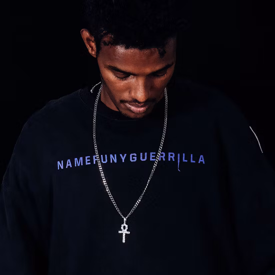 Collier ras du cou en perles baroques européennes plaqué or 18 carats, chaîne épaisse superposée, pièce de monnaie de la reine, pendentif en croix